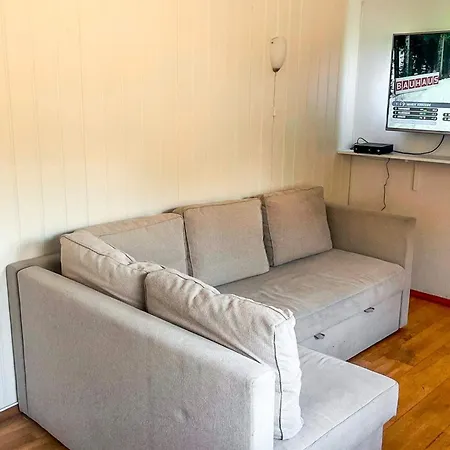 Apartment Haugsvaer شقة *